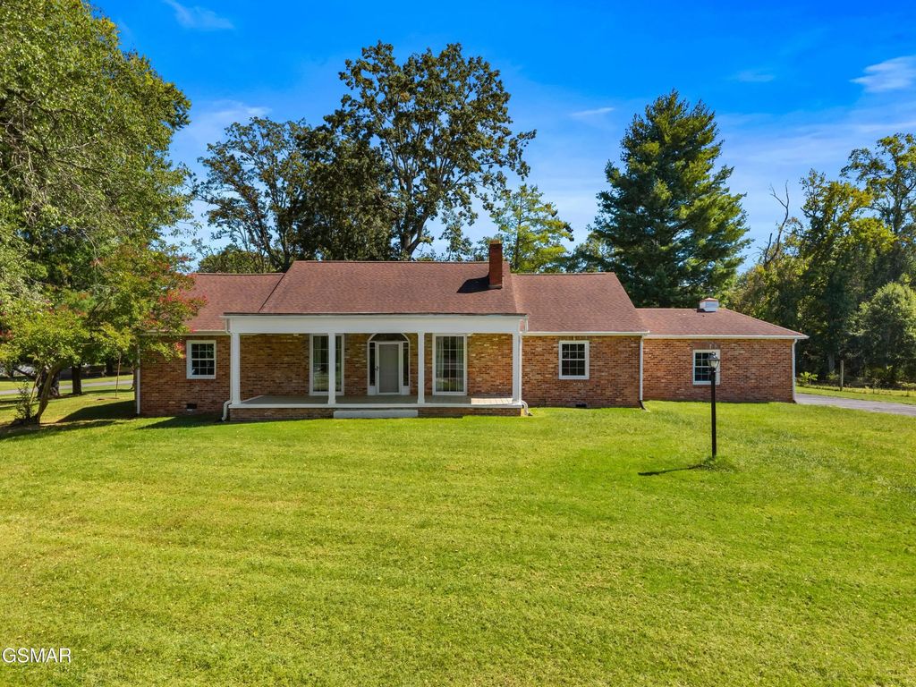 1328 W Main Street, White Pine