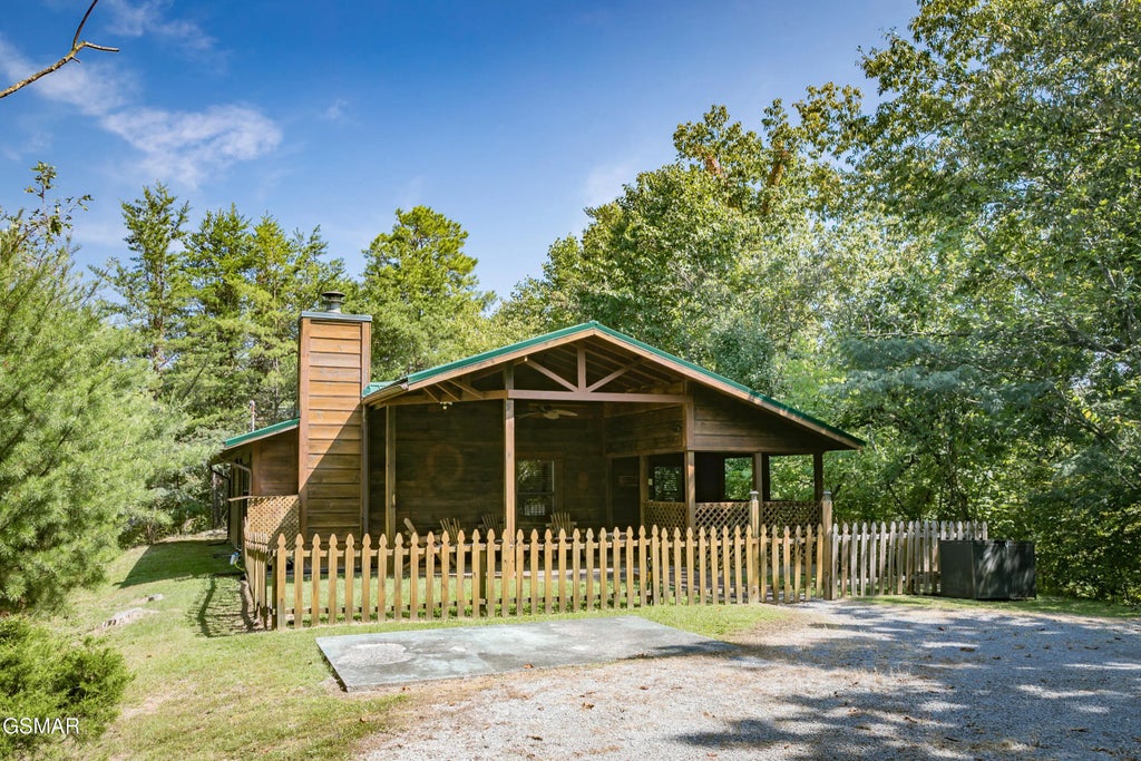 853 Lloyd Huskey Road, Pigeon Forge