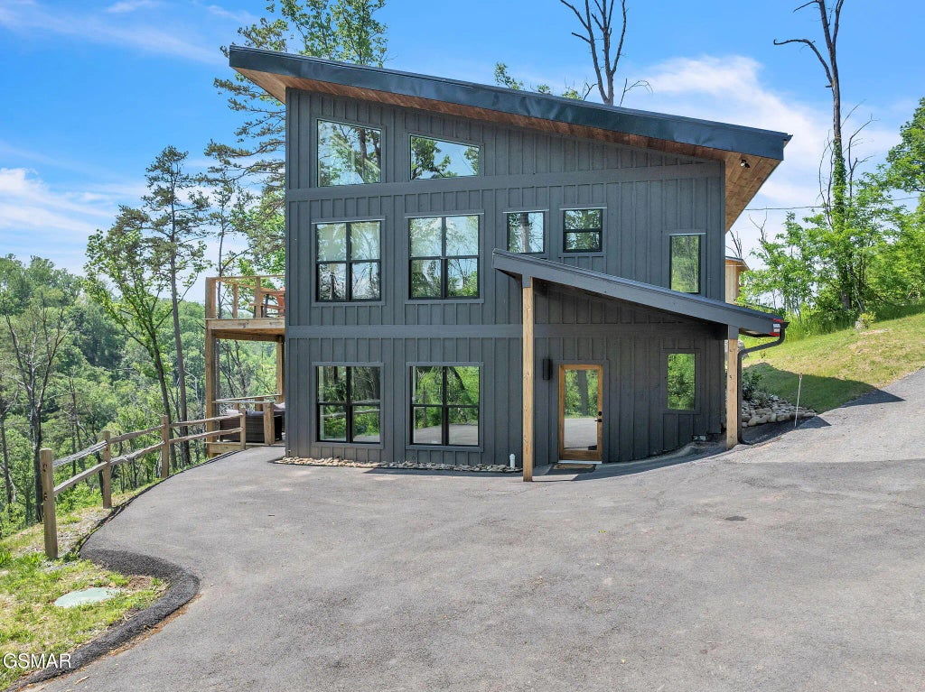 2216 Headrick Lead, Sevierville