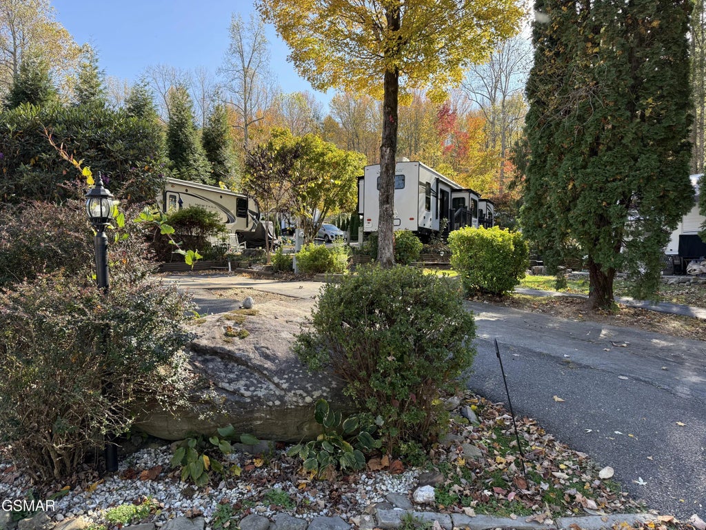 4229 E Parkway #076, Gatlinburg