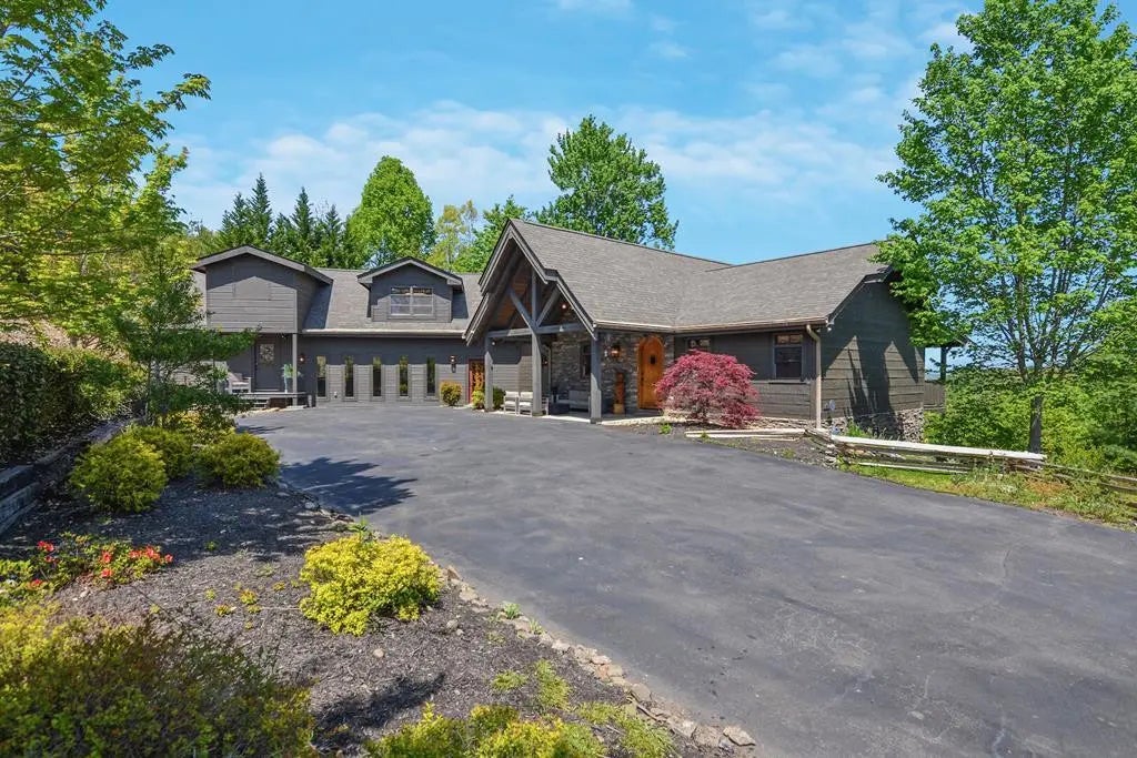2837 Cedar Falls Way, Sevierville