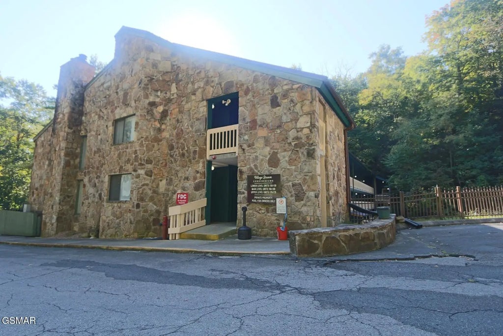 1435 Wiley Oakley Drive Apt 158, Gatlinburg