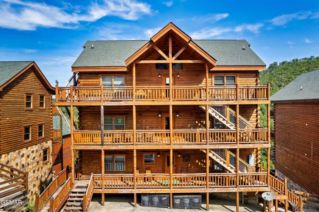 1242 Bird Nest Way, Sevierville