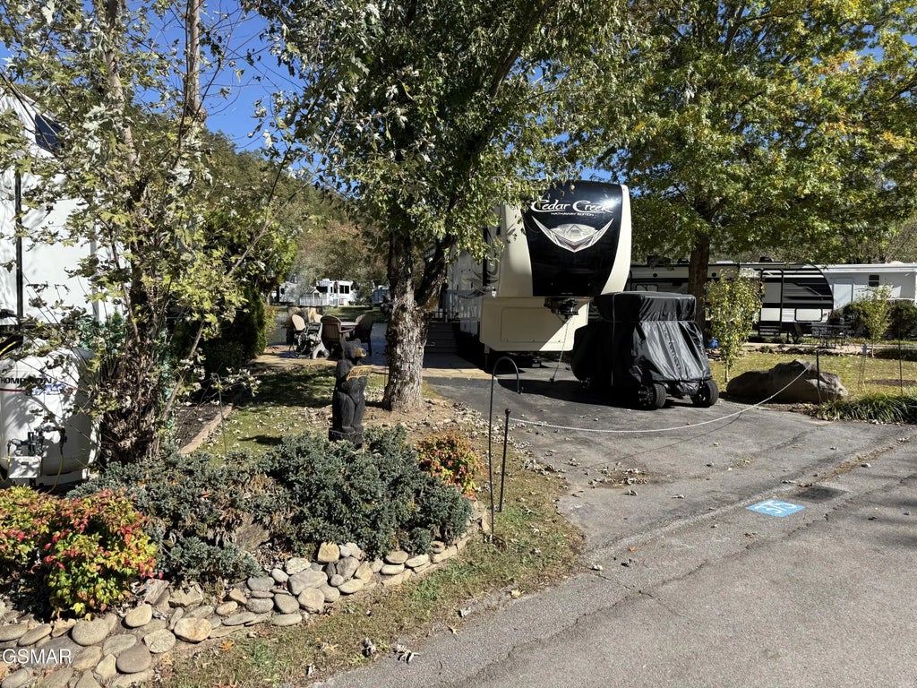 4229 E Parkway #375, Gatlinburg