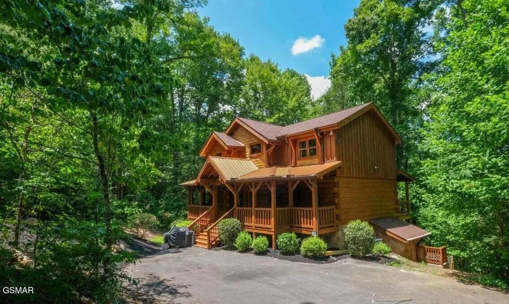 2735 Owls Cove Way, Sevierville