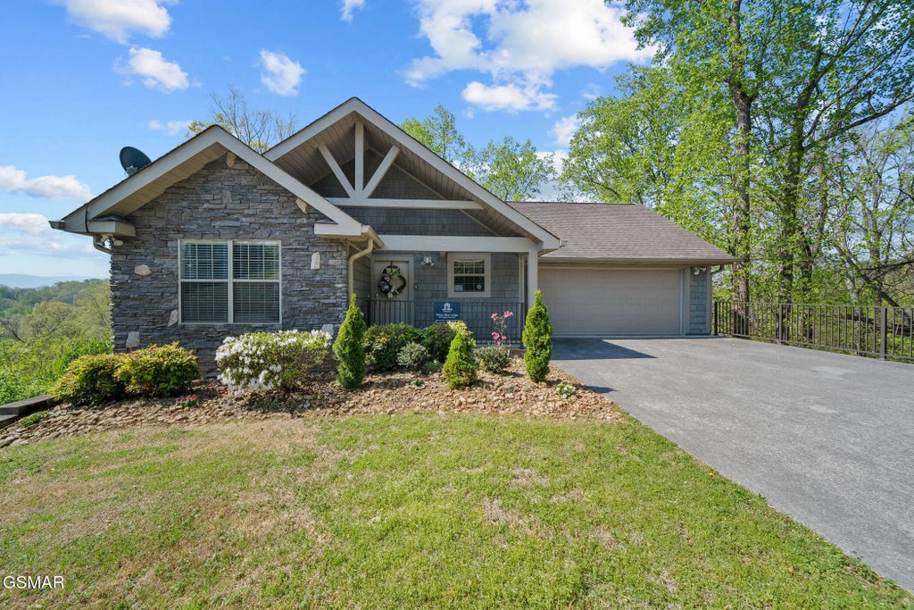 405 Maggie Mack Lane, Sevierville