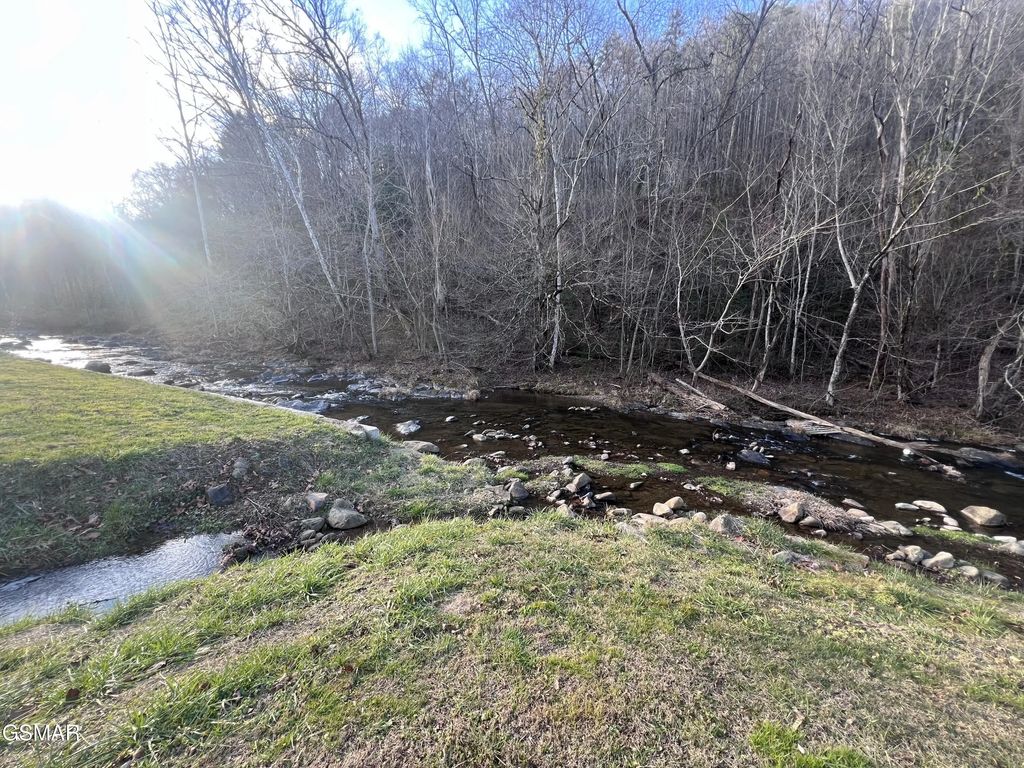 Blue Mill Road, Del Rio