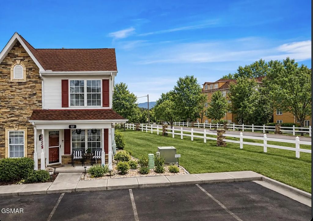 527 Orchard Valley Way, Pigeon Forge