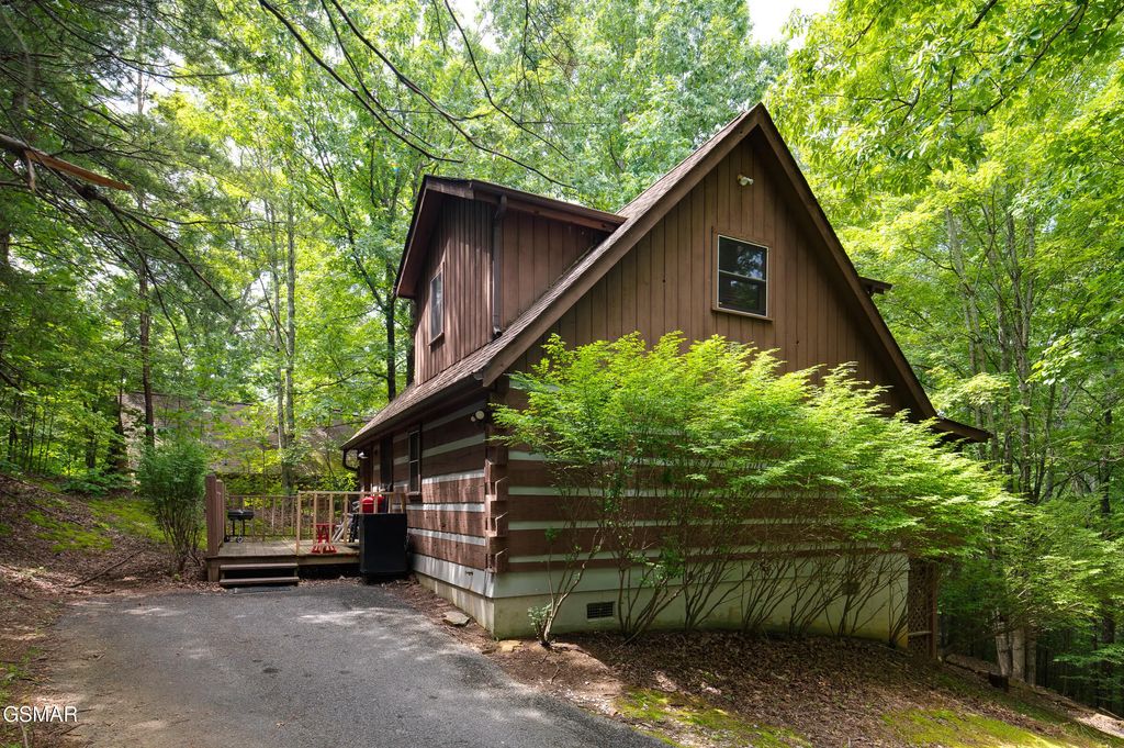 2345 Courtney Lane, Sevierville