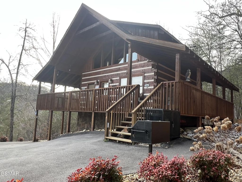 1554 Bear Valley Road, Sevierville