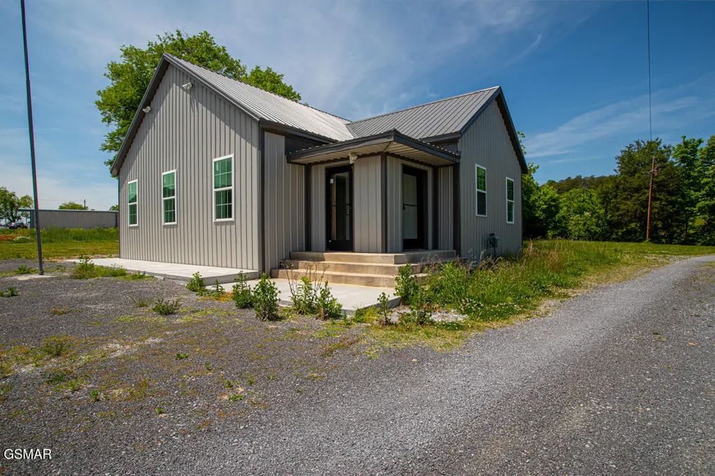 1010 W Highway 25 70, Newport