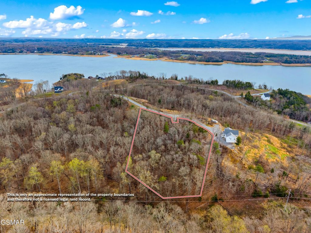 1530 Waterside Cove Drive, Dandridge