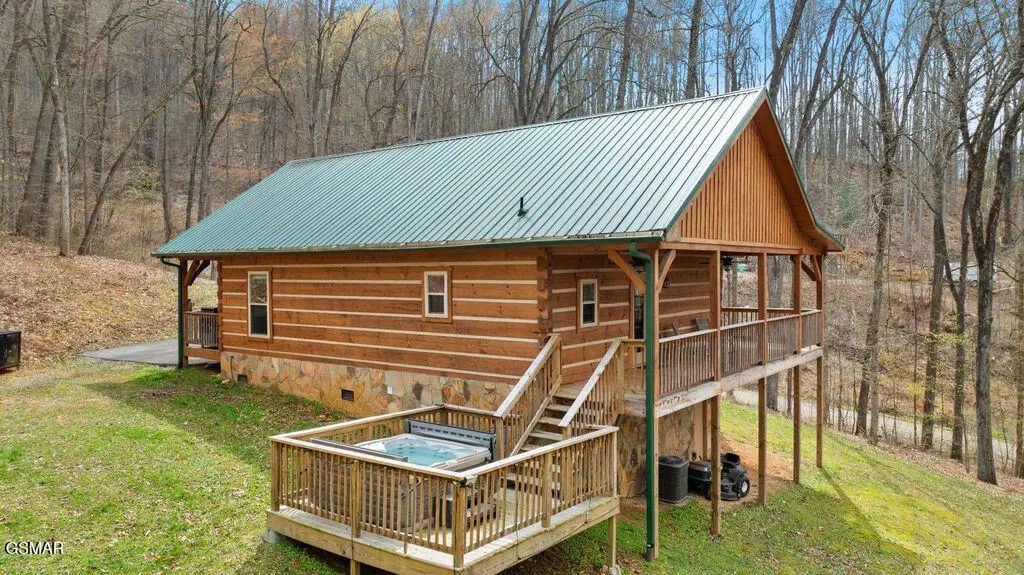 3393 Grand Country Drive, Cosby