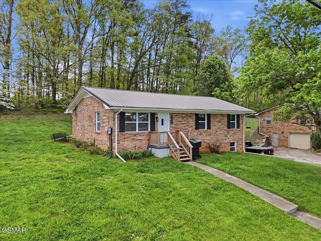 1698 Elgin Drive, Morristown