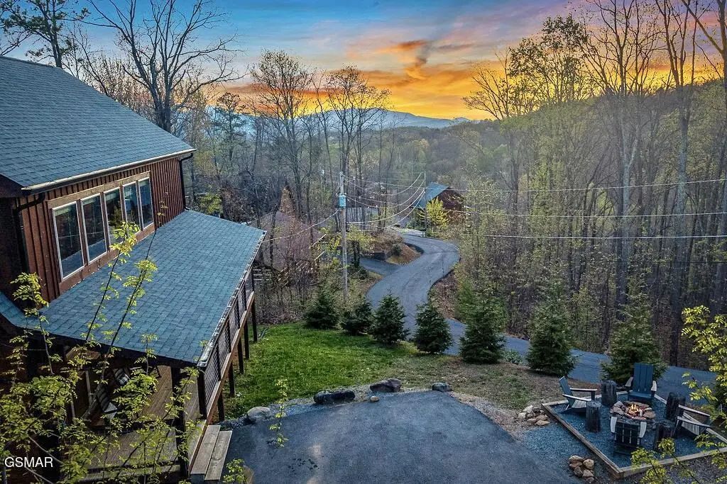 834 Pine Top Lane, Gatlinburg