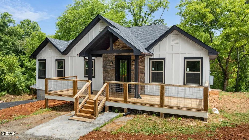 2222 Bales Road, Knoxville