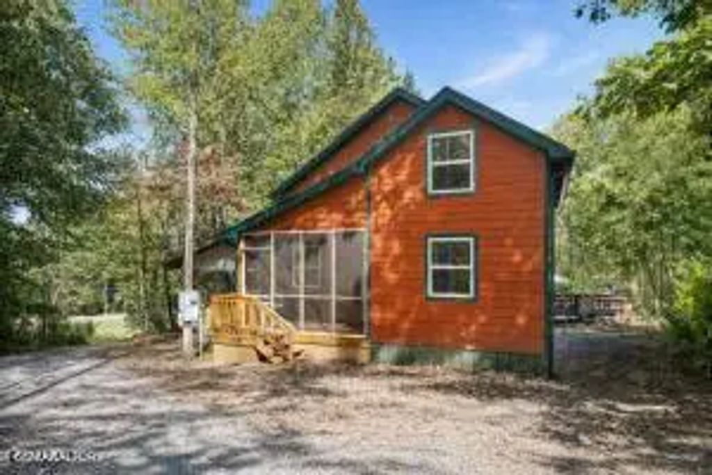 460 Sassafras Way, Cosby