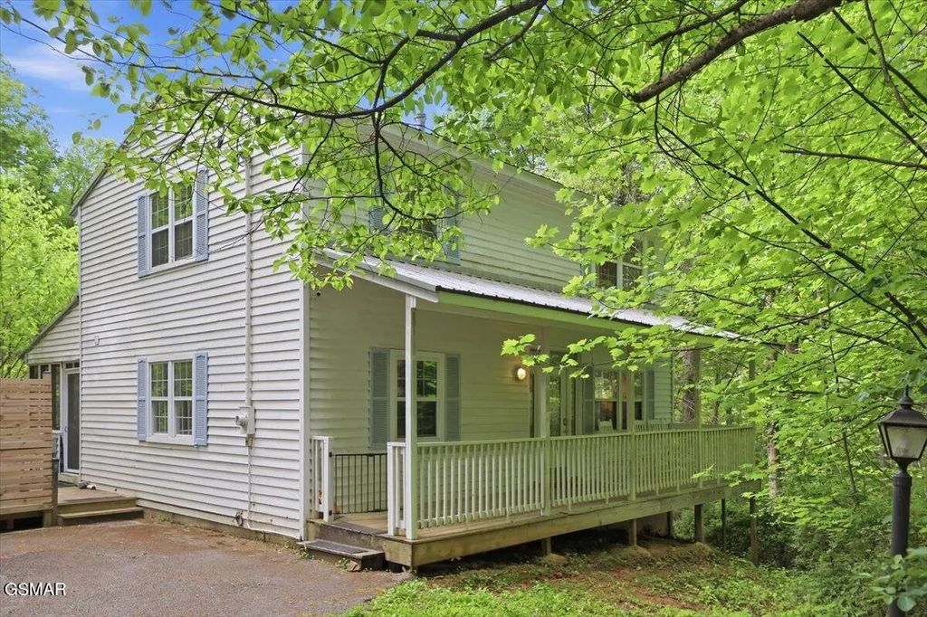 4340 Lakeshore Avenue, Sevierville