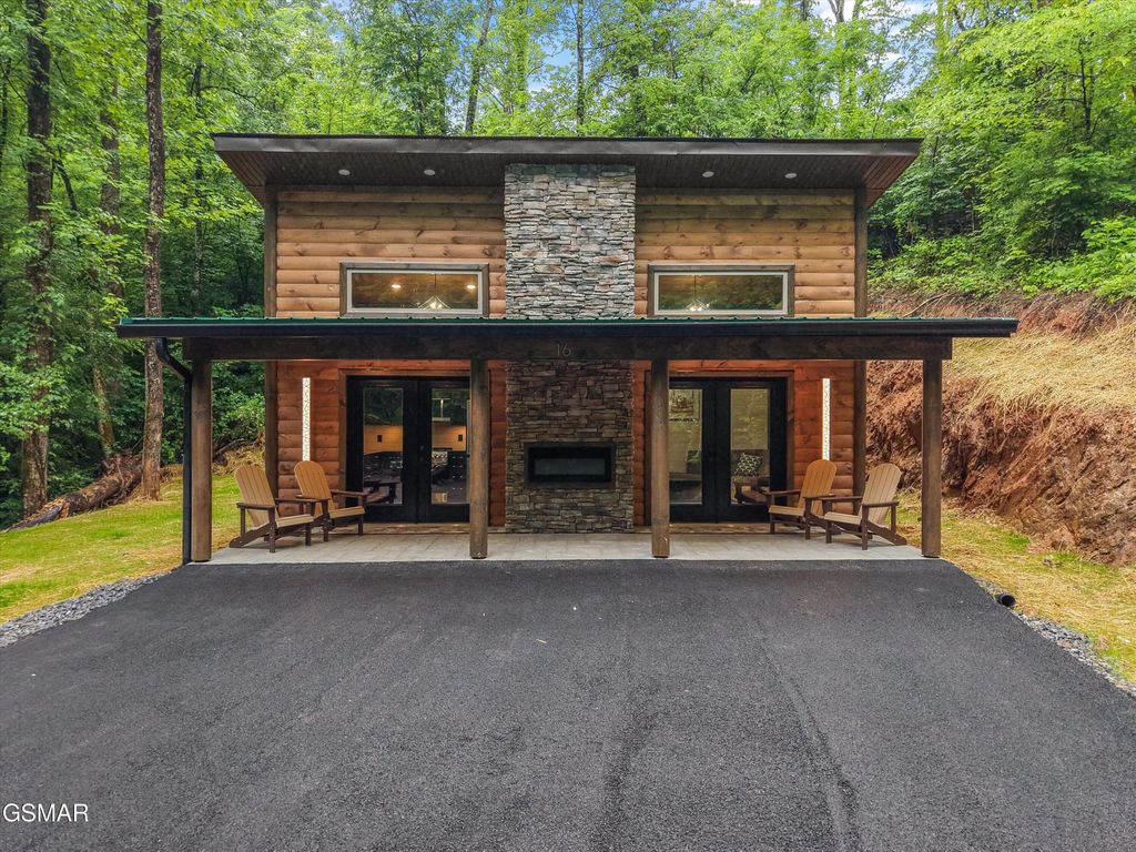 2036 Ridge Road 16, Pigeon Forge