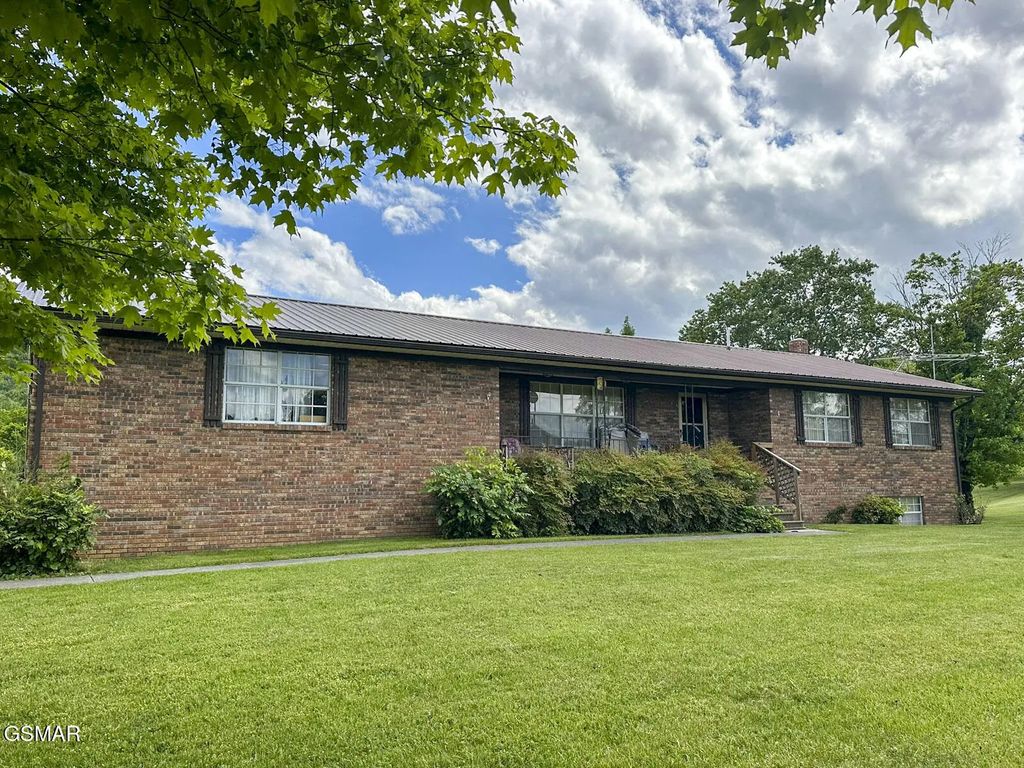 6259 Highway 131, Washburn