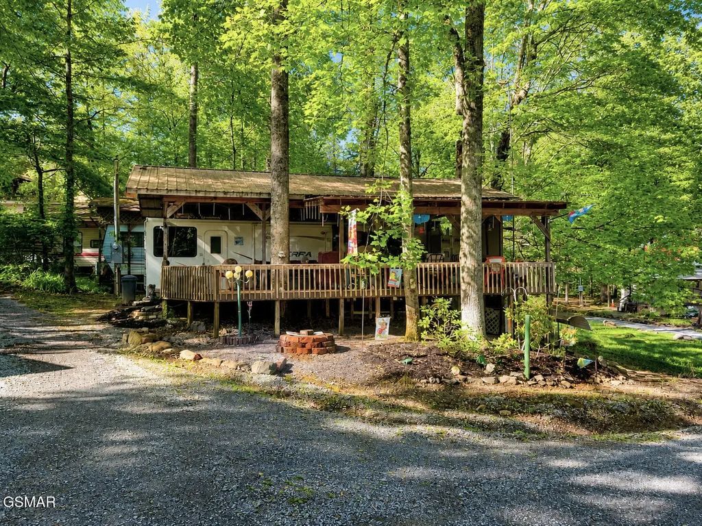 605 Lily Way, Cosby