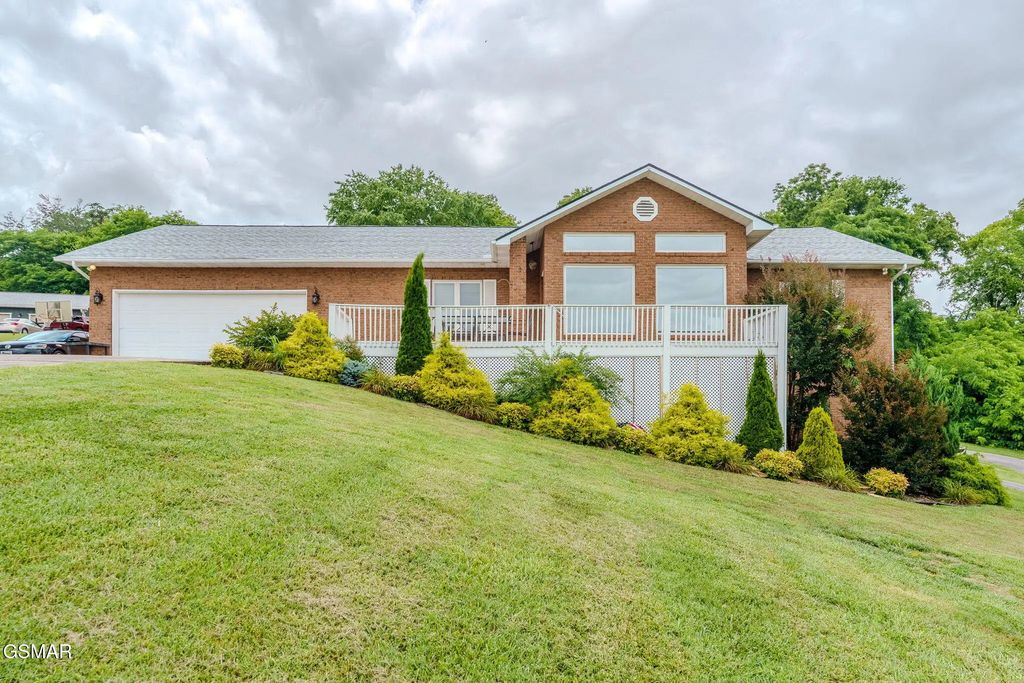 940 Hilltop Lane, Kodak