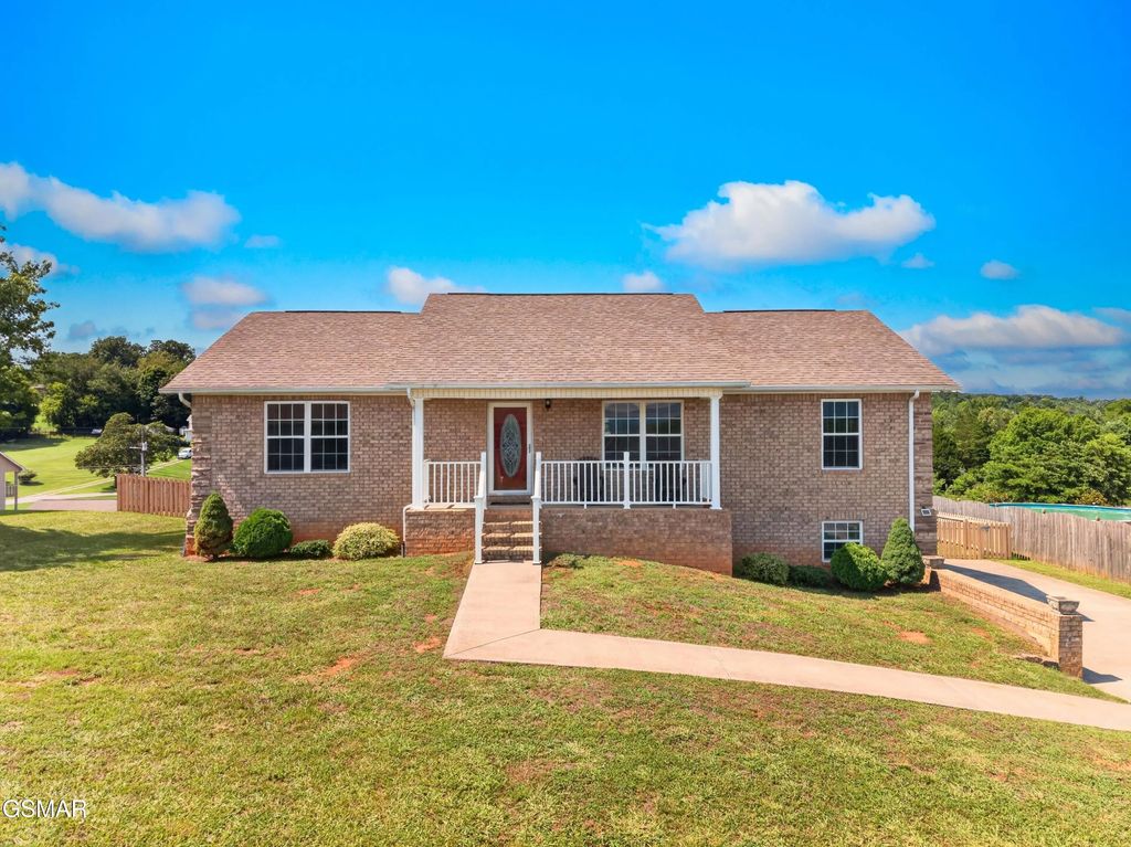 620 Hills Gate Circle, Seymour
