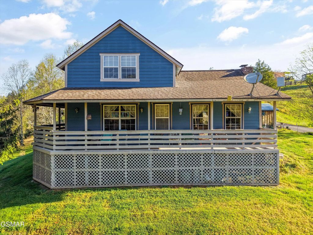 2501 Valley View Road, Dandridge