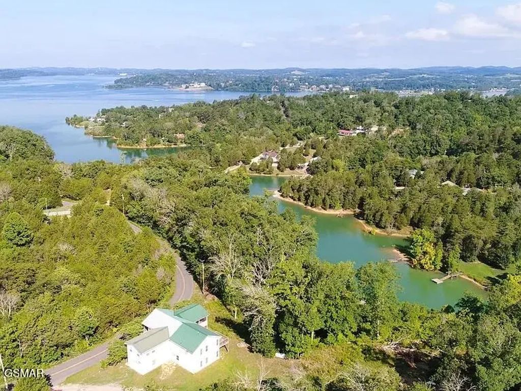 1225 Paradise Lane, Dandridge