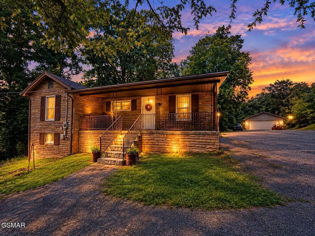 4906 Shady Road, Strawberry Plains