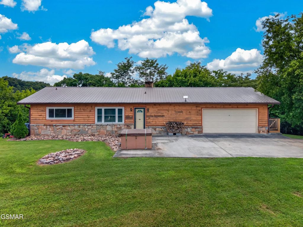 2829 Indian Creek Road, Dandridge