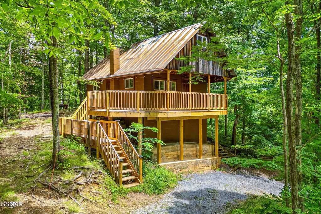 1222 S Hwy 32, Cosby