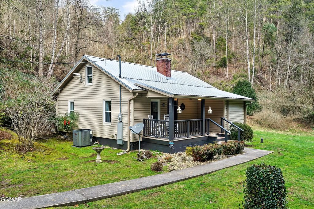 1105 King Branch Road, Sevierville