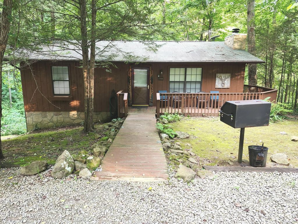 1944 Anderson Way, Sevierville