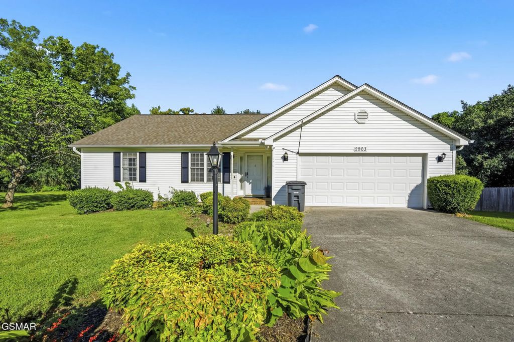 2903 Large Oak Lane, Knoxville