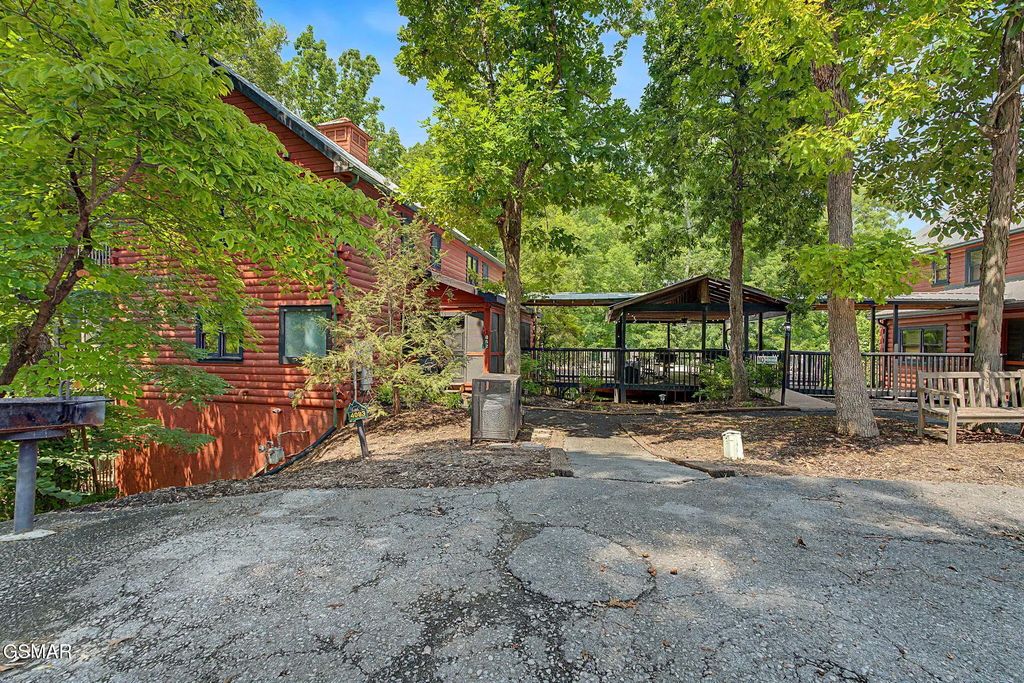 852 Bear Run Way, Sevierville