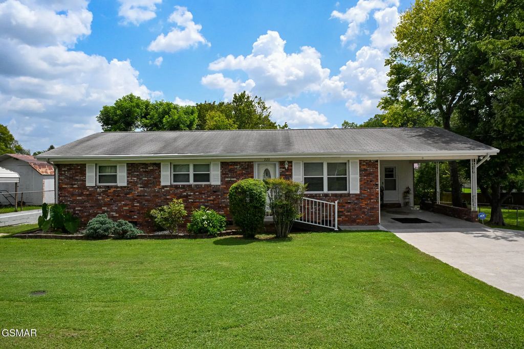 220 Pinedale Street, Maryville