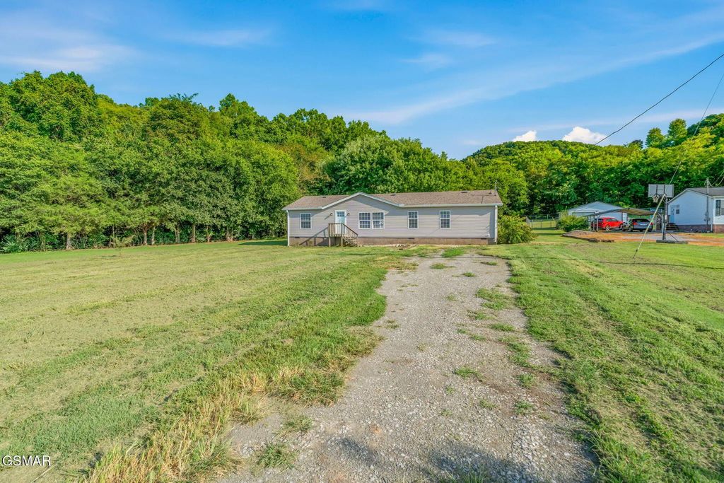 522 Farm Loop Road, New Market