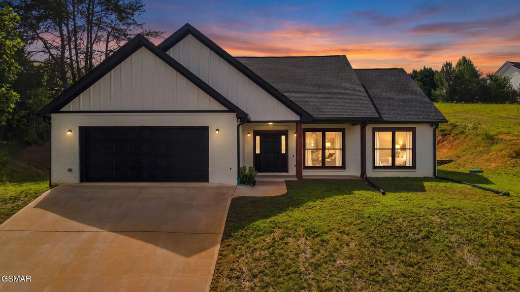 3641 Atala Trail, Kodak