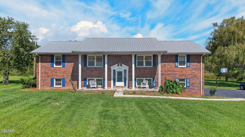819 Redwood Drive, Mount Carmel