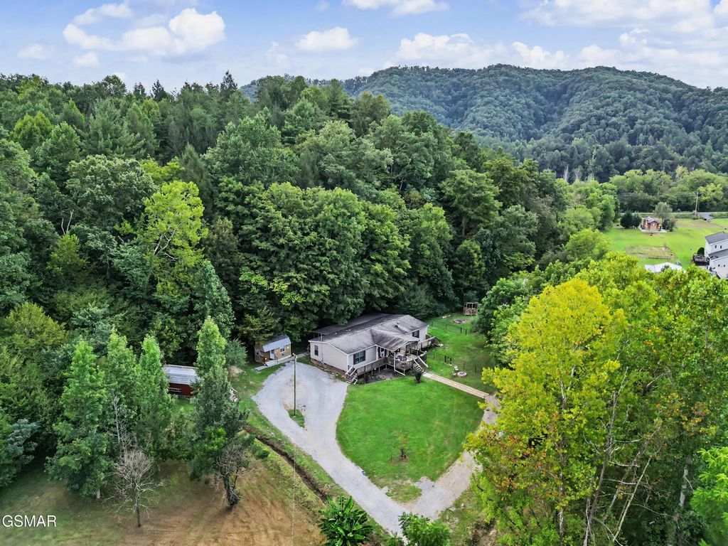 4748 Bogard Road, Cosby