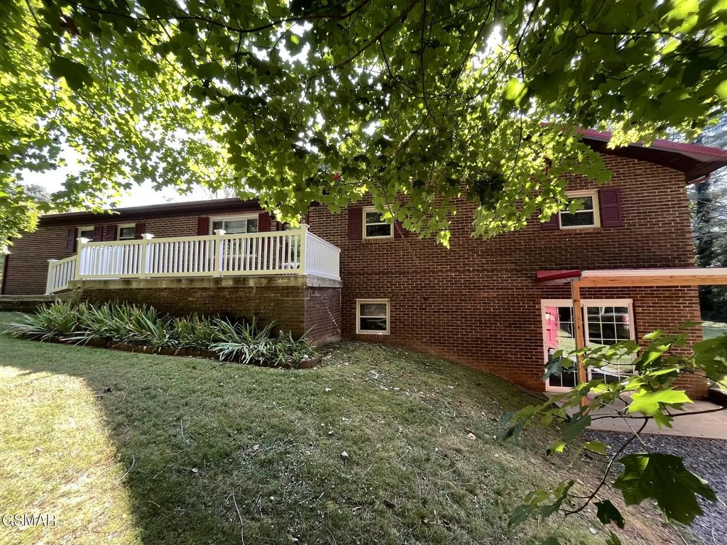 1044 Fate Rankin Road, Jefferson City