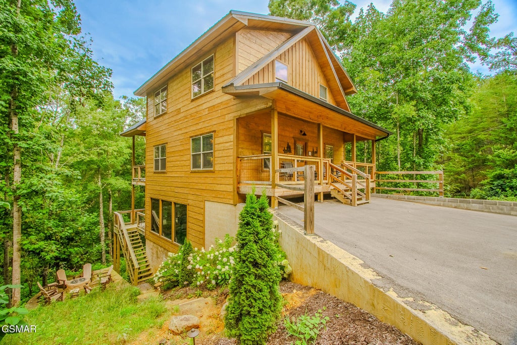 Listing photo for 1543 Bear Valley Road, Sevierville, TN
