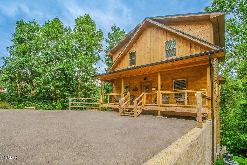 Listing photo for 1543 Bear Valley Road, Sevierville, TN