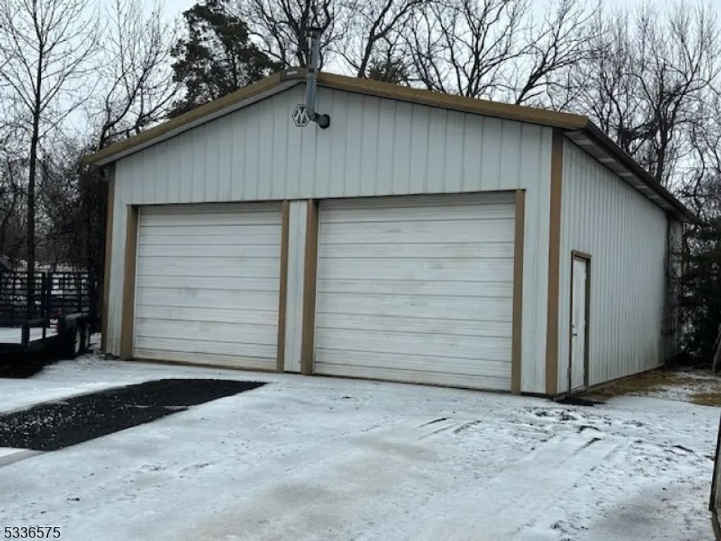 3571 Route 22, Readington Twp.