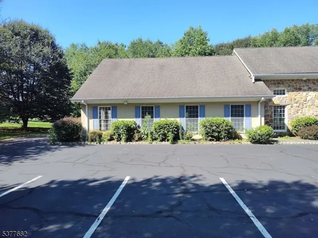 1 Brookfield Glen Dr, White Twp.