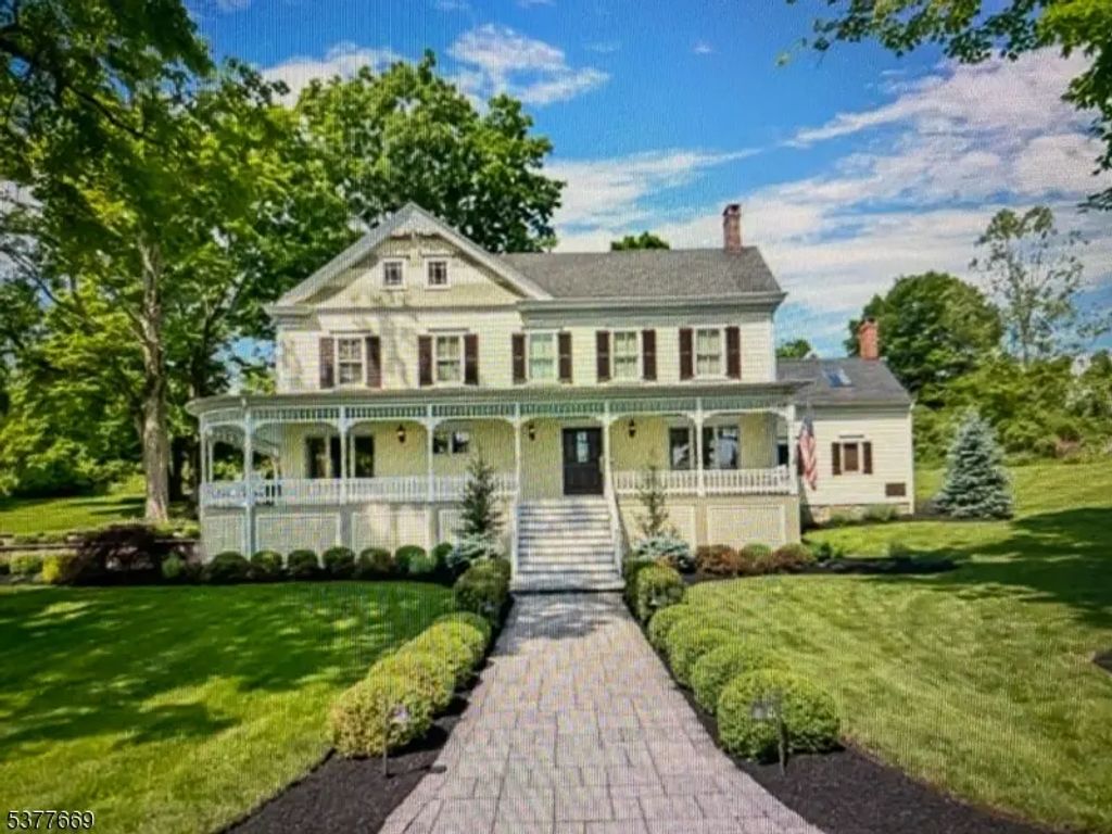 97 Grayrock Rd, Clinton Twp.