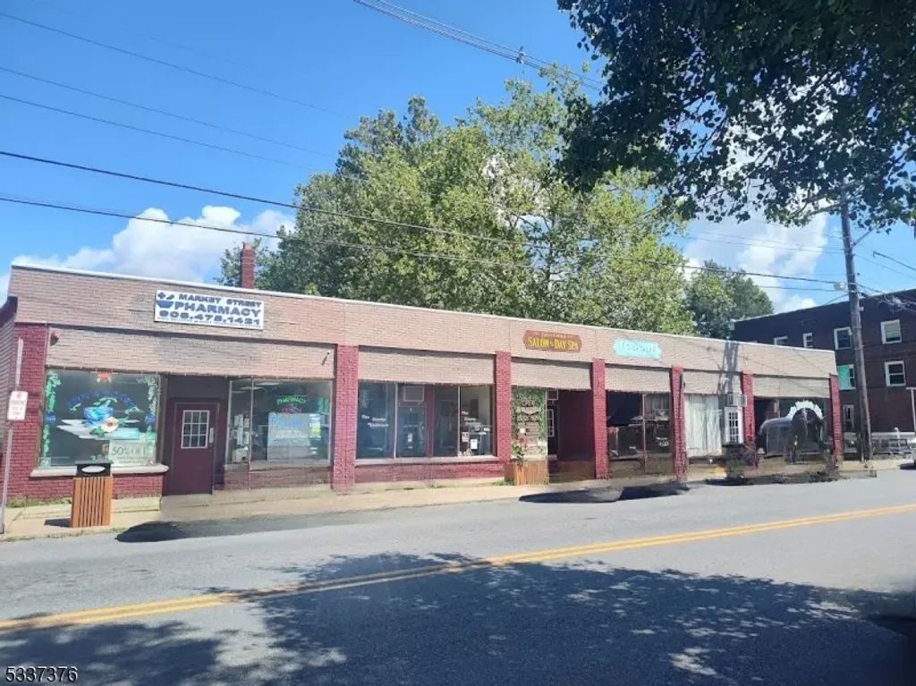 2 Market St, Belvidere Twp.