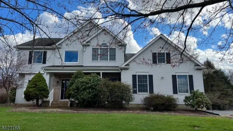 9 Collins Dr, Hillsborough Twp.