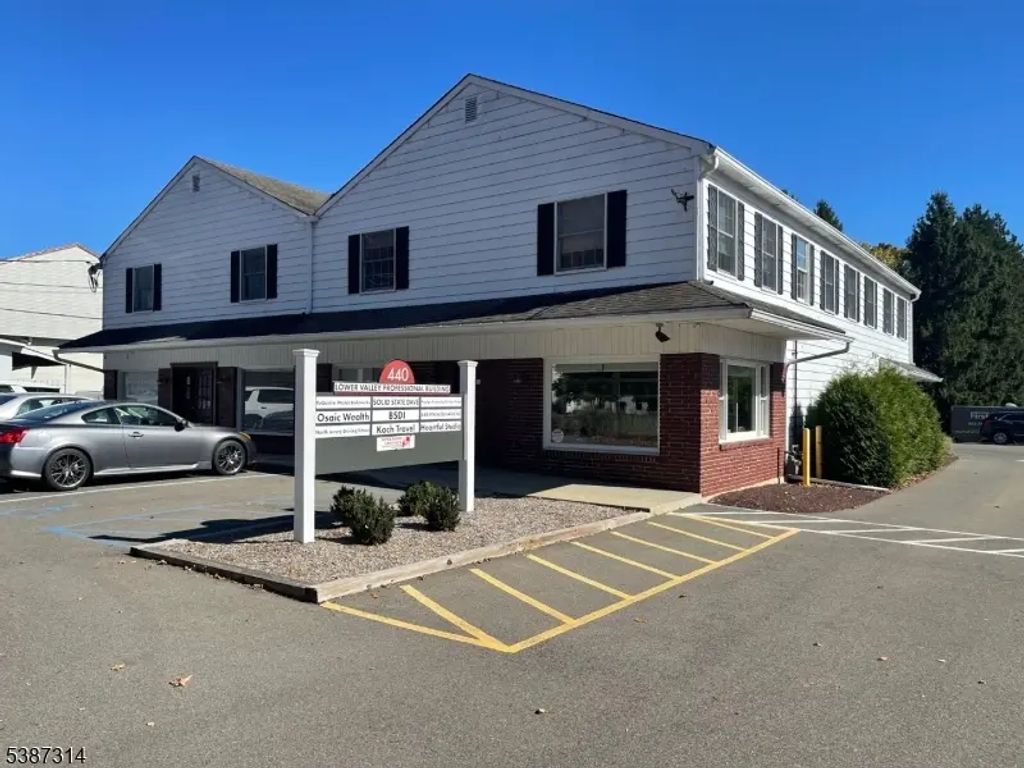 440 County Road 513, Califon Boro